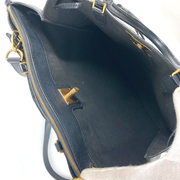 LOUIS VUITTON Black Leather Shoulder Bag - Picture 13 of 16